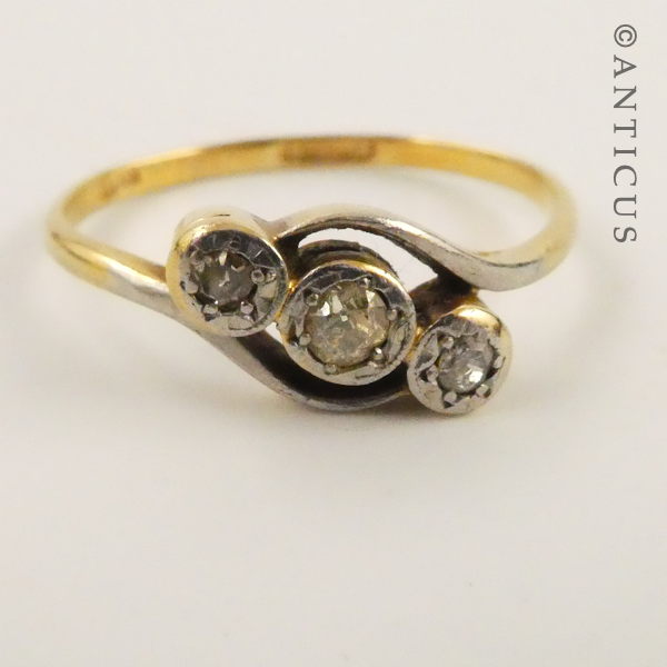 18ct Gold, Cross-Over Diamond Ring.