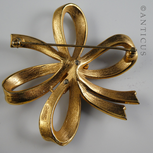 Trifari Multi-Ribbon Bow Brooch, Vintage.